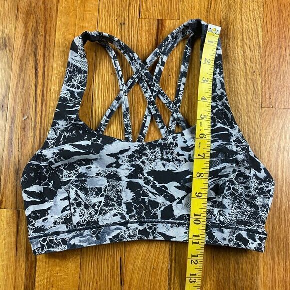 🪦 lulemon Free To Be Serene Bra
Interlaced Starlight Black Size 4 - Picture 9 of 10